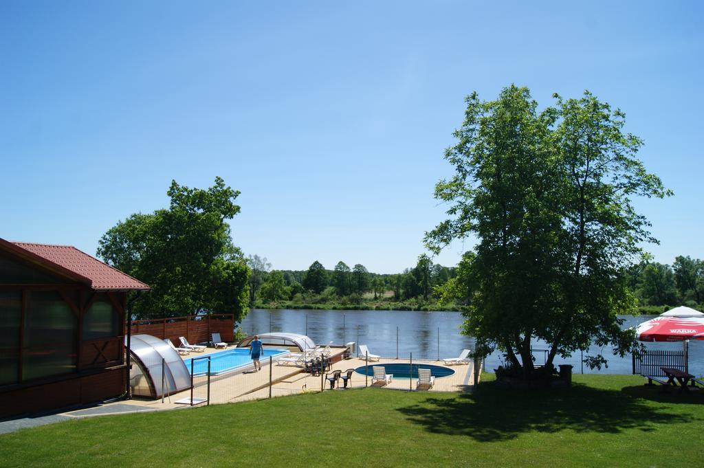 Dom Wczasowy Nadrzecze Brok Exterior foto