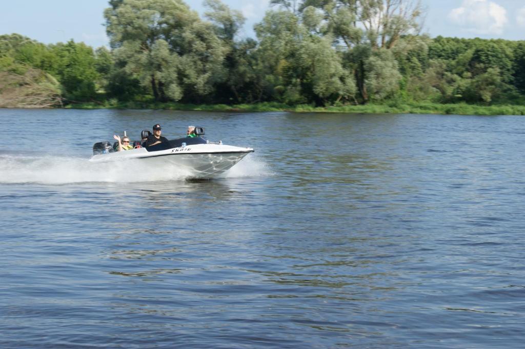 Dom Wczasowy Nadrzecze Brok Exterior foto