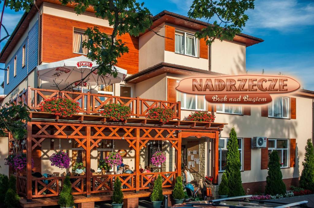 Dom Wczasowy Nadrzecze Brok Exterior foto